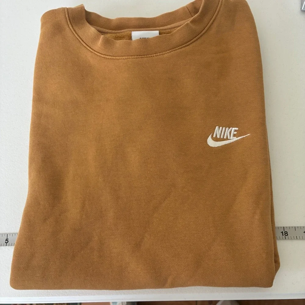 Nike Mens Club Fleece Crewneck Sweatshirt Brown Tan BV2662-224 Size L